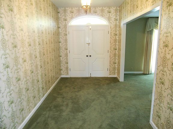 5th image of 1154 Circle Dr