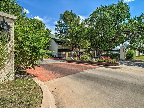2nd image of 11140 Stratford Dr APT 610