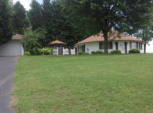 20 Indian Pointe Dr, Hardy, VA 24101