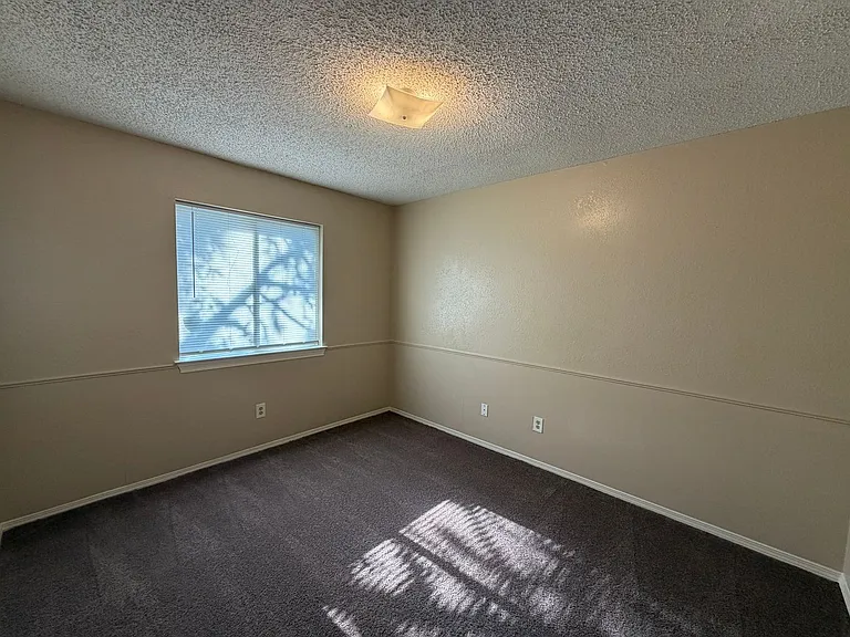 1221 Castleman Dr — Photo 8