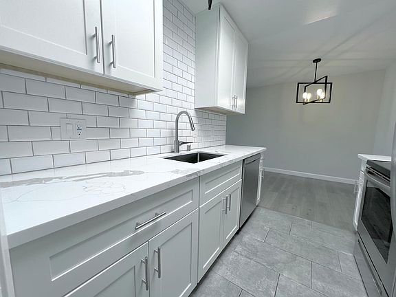 2nd image of 631 Masonic Way #7