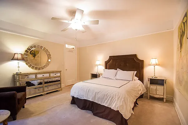 Rented by Rhona Realty | media 11