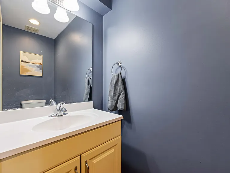 4009 Locust St — Photo 12