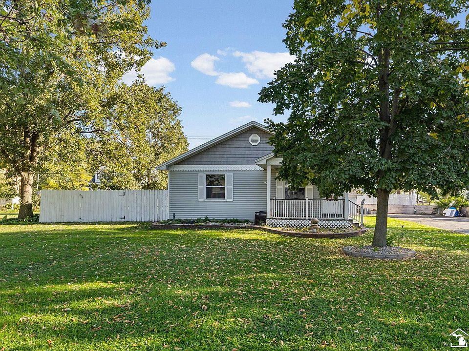 1st image of 3073 Lakeshore Dr