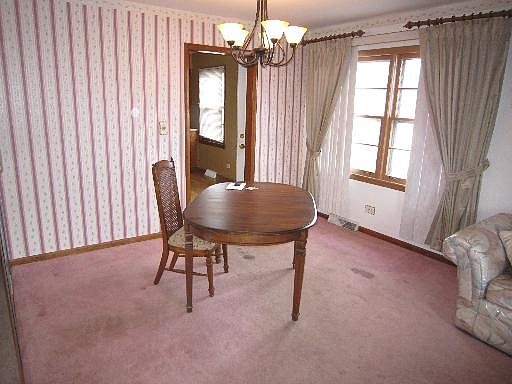 4th image of 1017 E Woodrow Ave