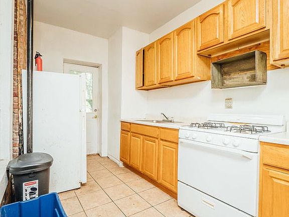 4th image of 613 Sterling Pl APT 2L