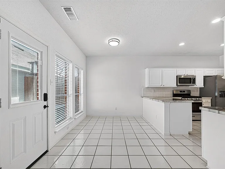 1253 El Camino Village Dr — Photo 15