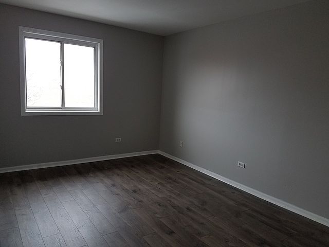 2nd image of 4141 Williamsburg Ct APT 302