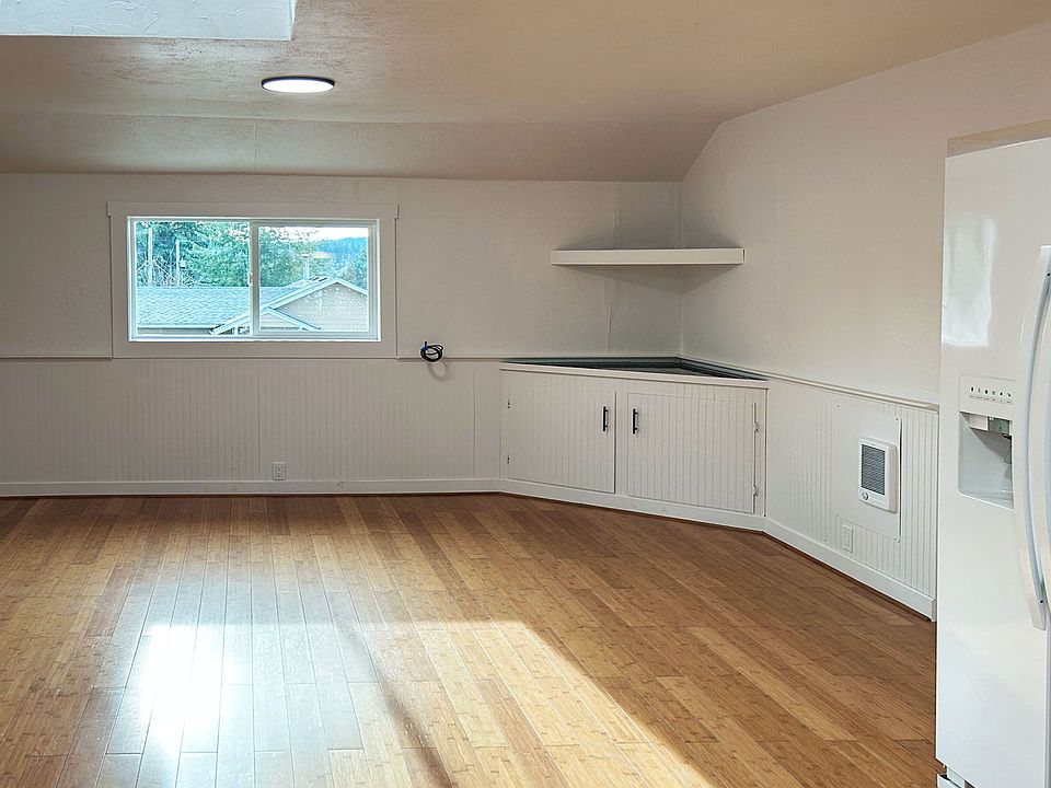 Main living area (from kitchen)