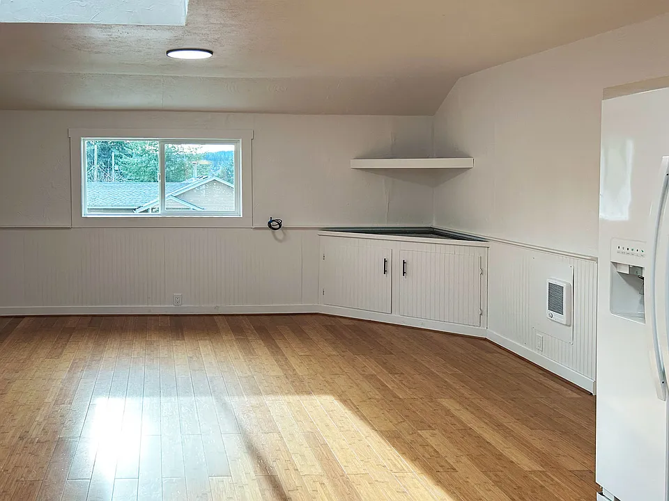 Main living area (from kitchen)