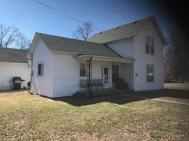 507 Court St Chippewa Falls WI 54729 Zillow