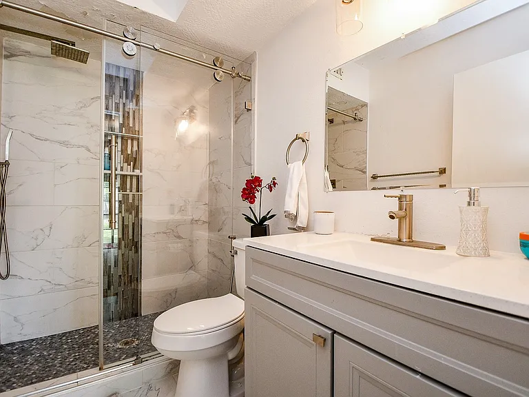 12633 Memorial Dr #114 — Photo 21