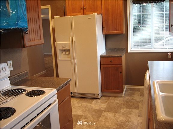 3rd image of 6923 Berkshire Drive