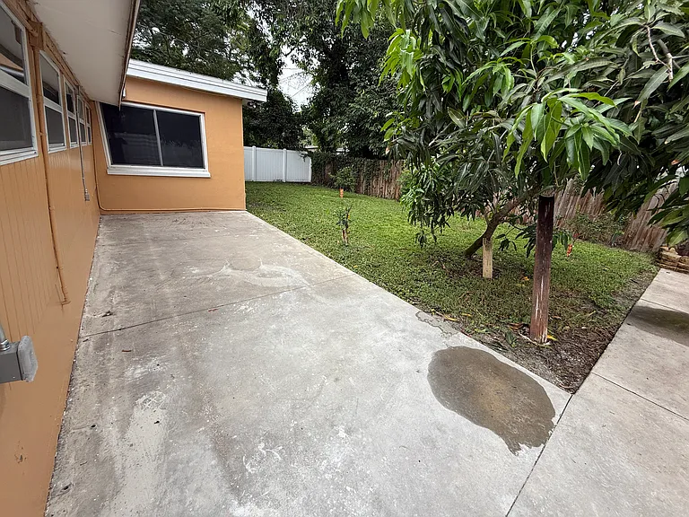 4394 Pompano Dr SE — Photo 26