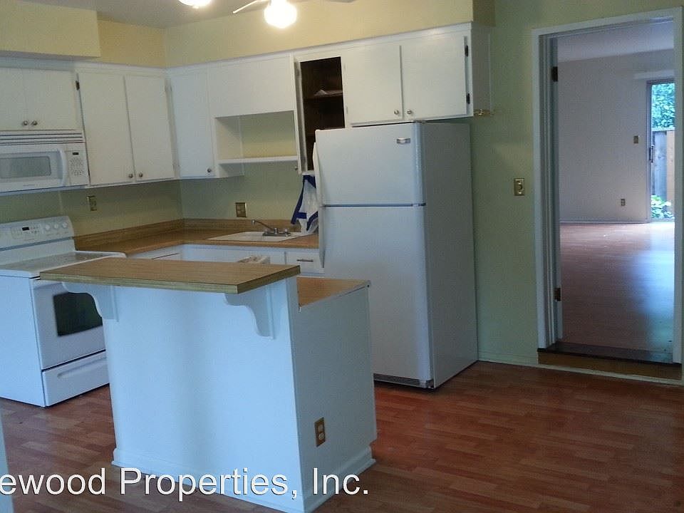 1st image of 136 Carlton Ave APT 8