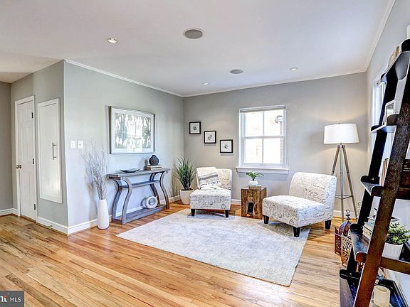 5th image of 4844 Park Ave