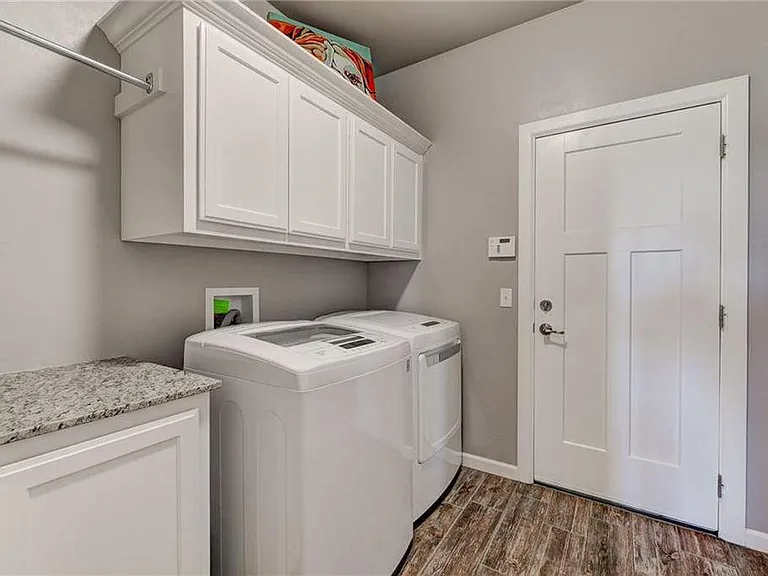 625 Placid Dr — Photo 22
