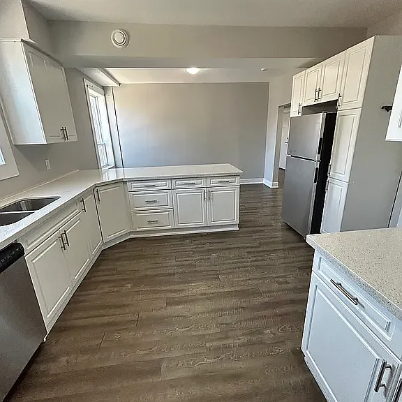 9 Holton Ave N #3 — Photo 2