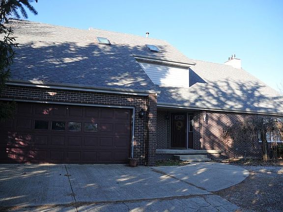 2nd image of 724 Southview Dr
