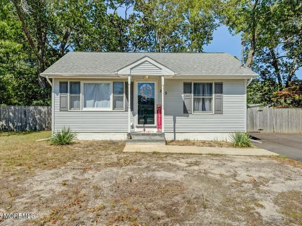 215 Laurel Drive, Bayville, NJ 08721