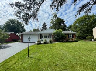 18 Winding Brook Dr, Fairport, NY 14450