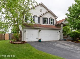 3358 Fieldstone Dr, Geneva, IL 60134