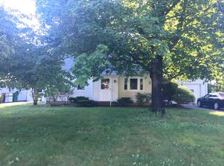 8 Winnie Ln, Poughkeepsie, NY 12603