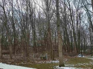 65 Ford Dr, East Dubuque, IL 61025