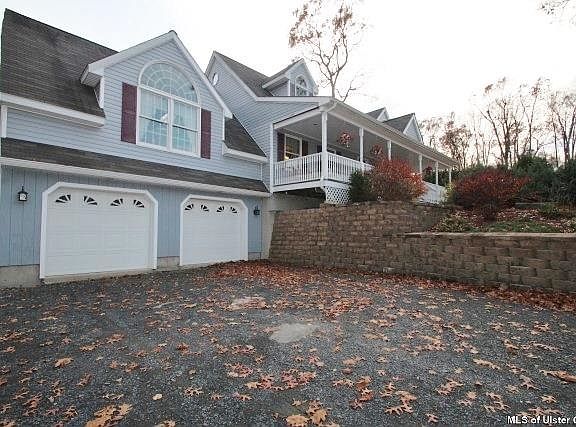 2nd image of 31 Whispering Oaks Dr