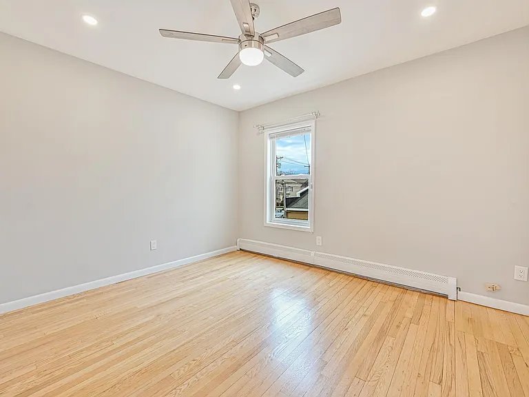 72 5th Ave #2N — Photo 8