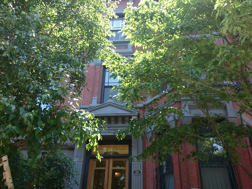 2nd image of 294 Commonwealth Ave