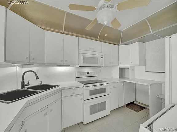 3rd image of 9900 S Ocean Dr APT 504