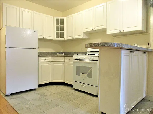 Rented by City Connections Realty | media 22