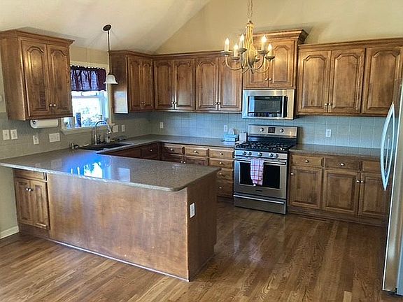 3rd image of 4701 Huntsboro Ct