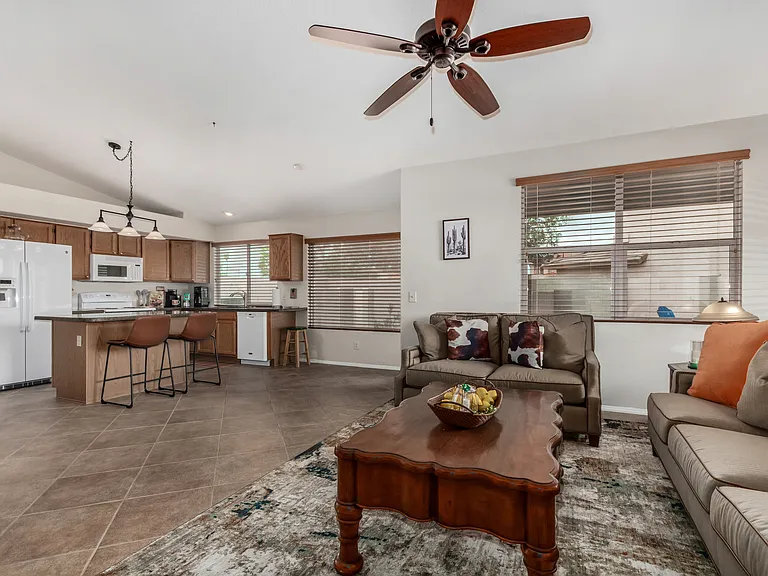 7724 W Topeka Dr — Photo 6