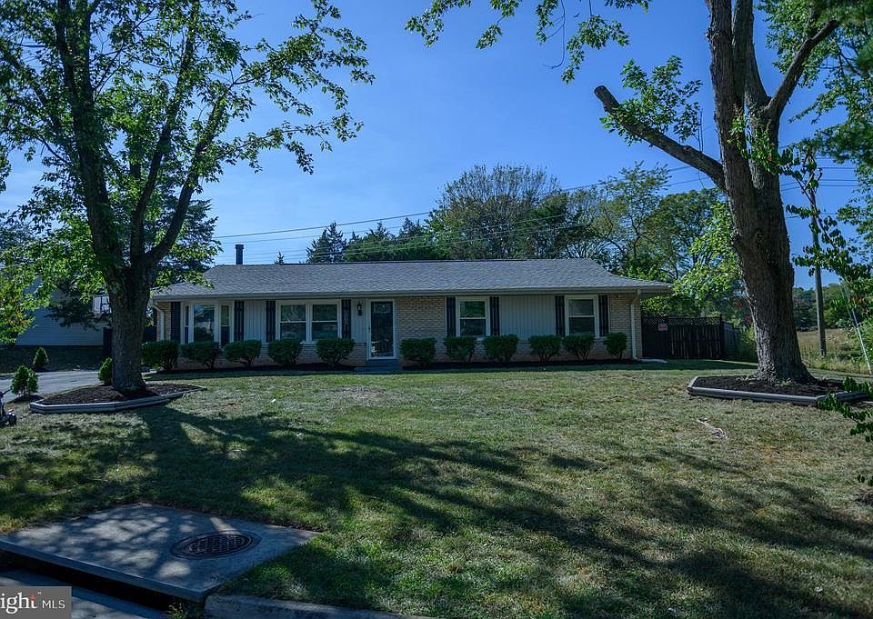1st image of 1305 N Amelia St