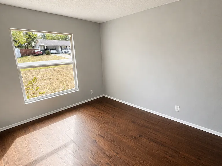 27177 Simona Ave — Photo 5