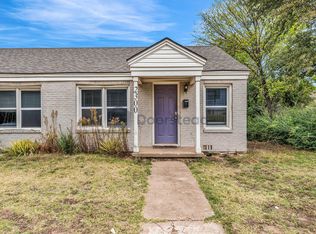 2300 W Lowden St, Fort Worth, TX 76110