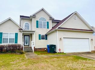 2421 27th Avenue Cir NE, Hickory, NC 28601