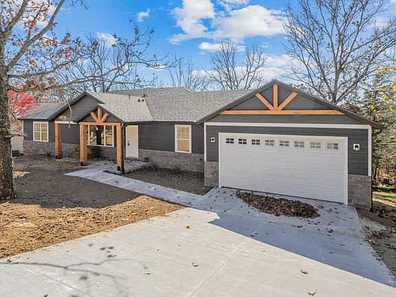 5th image of 316 Lakefront Cir