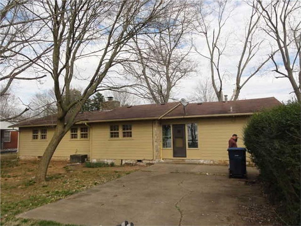 2nd image of 625 Meadowlawn Ave