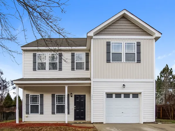 1244 Braemar Highland Dr, Zebulon, NC 27597