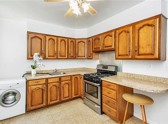 3rd image of 325 Palmer Ter APT 1F