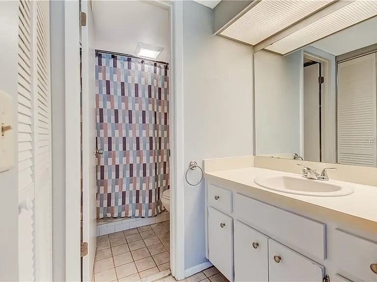Master Bathroon