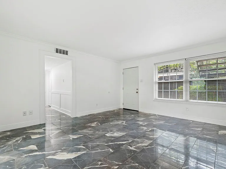 7900 Westheimer Rd #121 — Photo 9