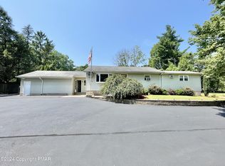 214 Shine Hill Rd, Henryville, PA 18332