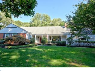 31 Perry Dr, Ewing, NJ 08628