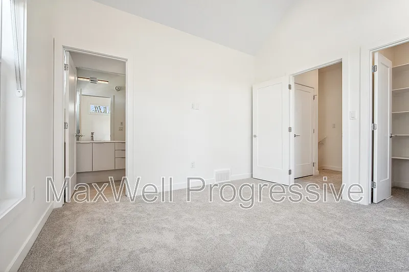 2 bed, 2.5 bath, 1153 sqft, $2,250 — Photo 3