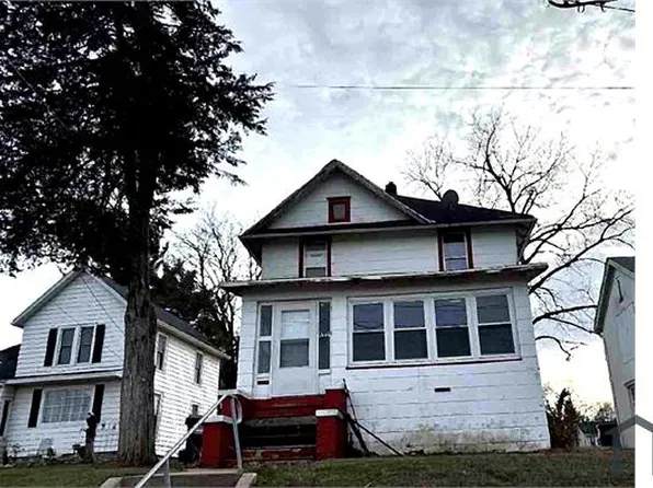 537 E Empire St #1, Freeport, IL 61032