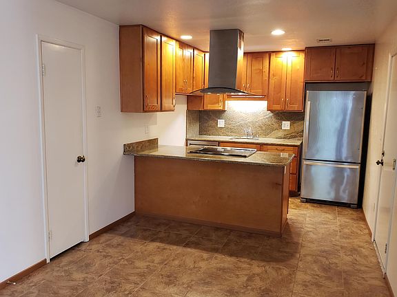 4th image of 106 Bond Ave